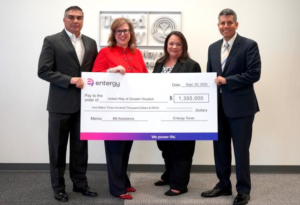Pictured from left to right: Stuart Barrett (Vice President, Customer Service, Entergy Texas), Amanda McMillian (President and Chief Executive Office, United Way of Greater Houston), Mary Vazquez (Vice President, Community Outreach, United Way of Greater Houston), Eliecer “Eli” Viamontes (President and CEO, Entergy Texas)